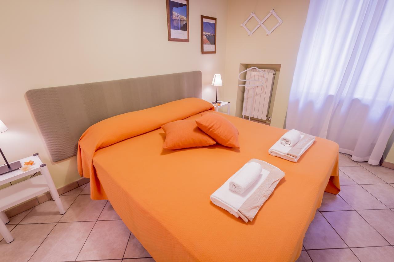 Mandarinoarancio Alezio Exterior foto